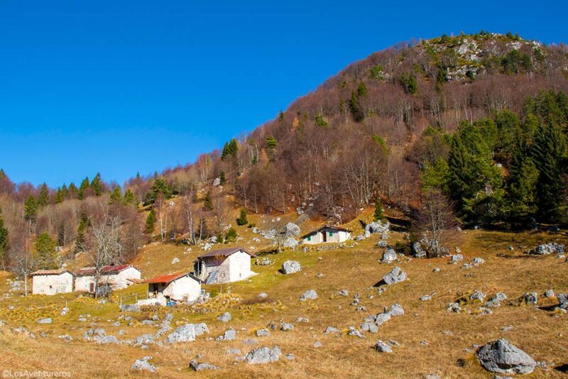 Stavoli altopiano Pusti Gost